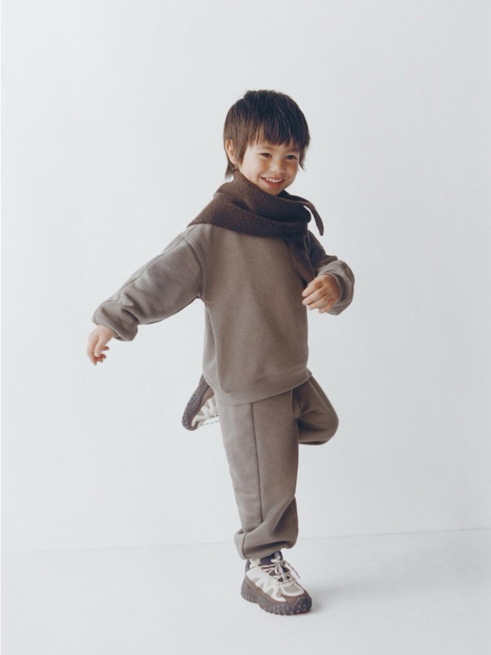 ZARA Matching Sweatsuit - Picture 8 of 14